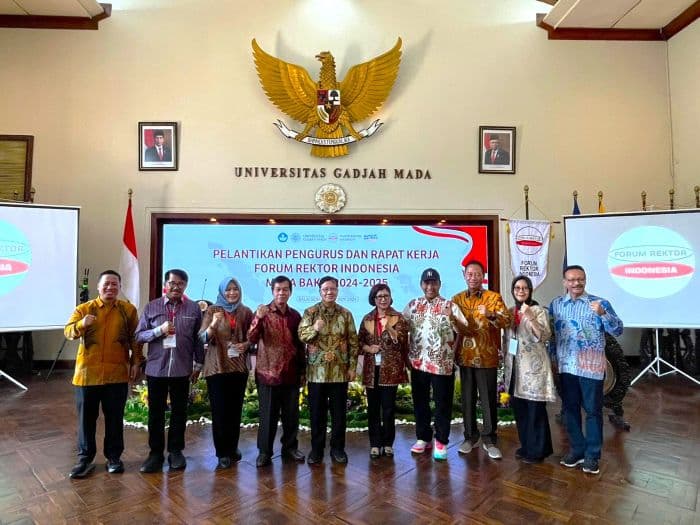 Ketua Forum Rektor Indonesia Cak Hasan Lantik Pengurus FRI 2024-2025