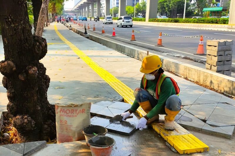 SIG dan Pemprov DKI Jakarta Revitalisasi Trotoar di Kawasan Kuningan