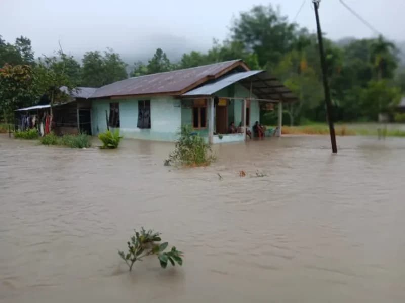 Banjir Sibolga Renggut 8 Nyawa, Ribuan Warga Tapanuli Mengungsi